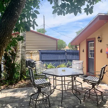 Cozy Bungalow